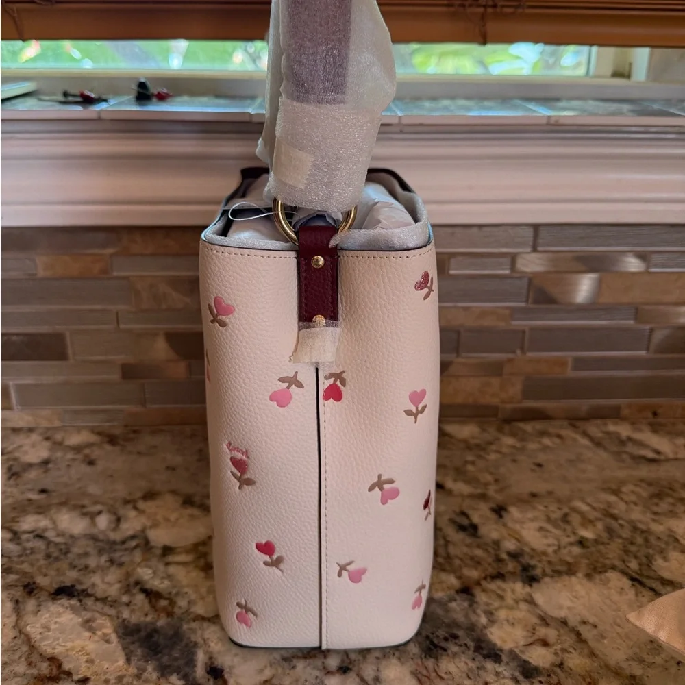 Coach White and Pink Floral Women's Bag - Picture 3 of 8